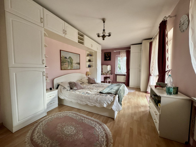 Dom Sprzedaż Piastów 10